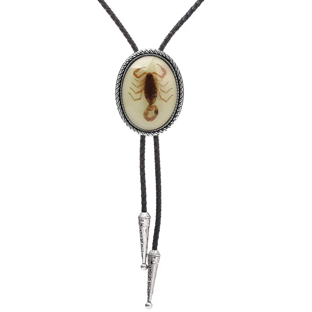 Bolo tie med skorpion och agat i oval design