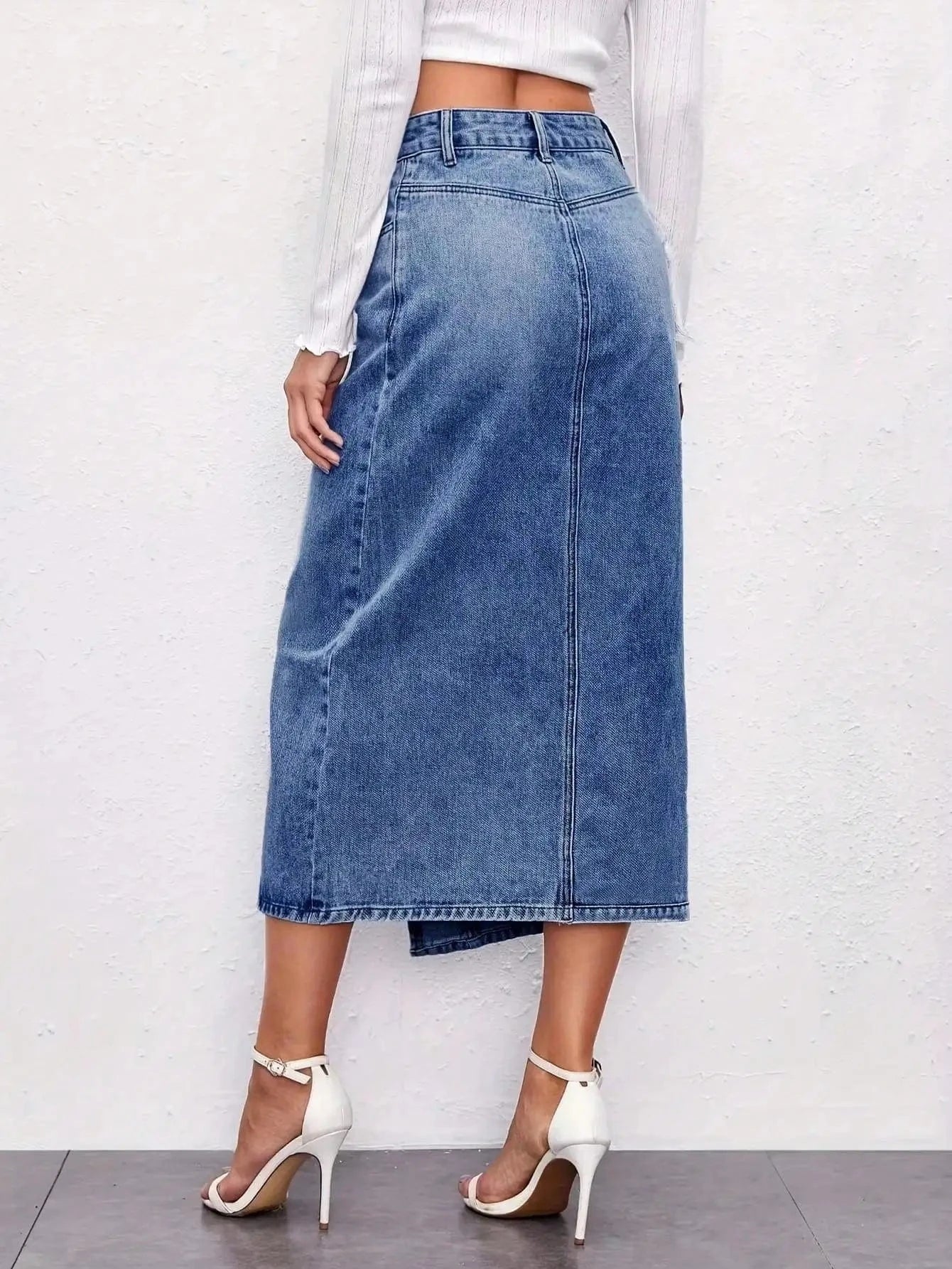 Asymmetrisk jeanskjol med slits