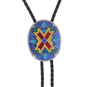 Bolo tie i justerbart läder med färgstarkt totemmönster Lila