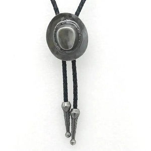 Bolo tie i läder med hattformad medaljong Silver