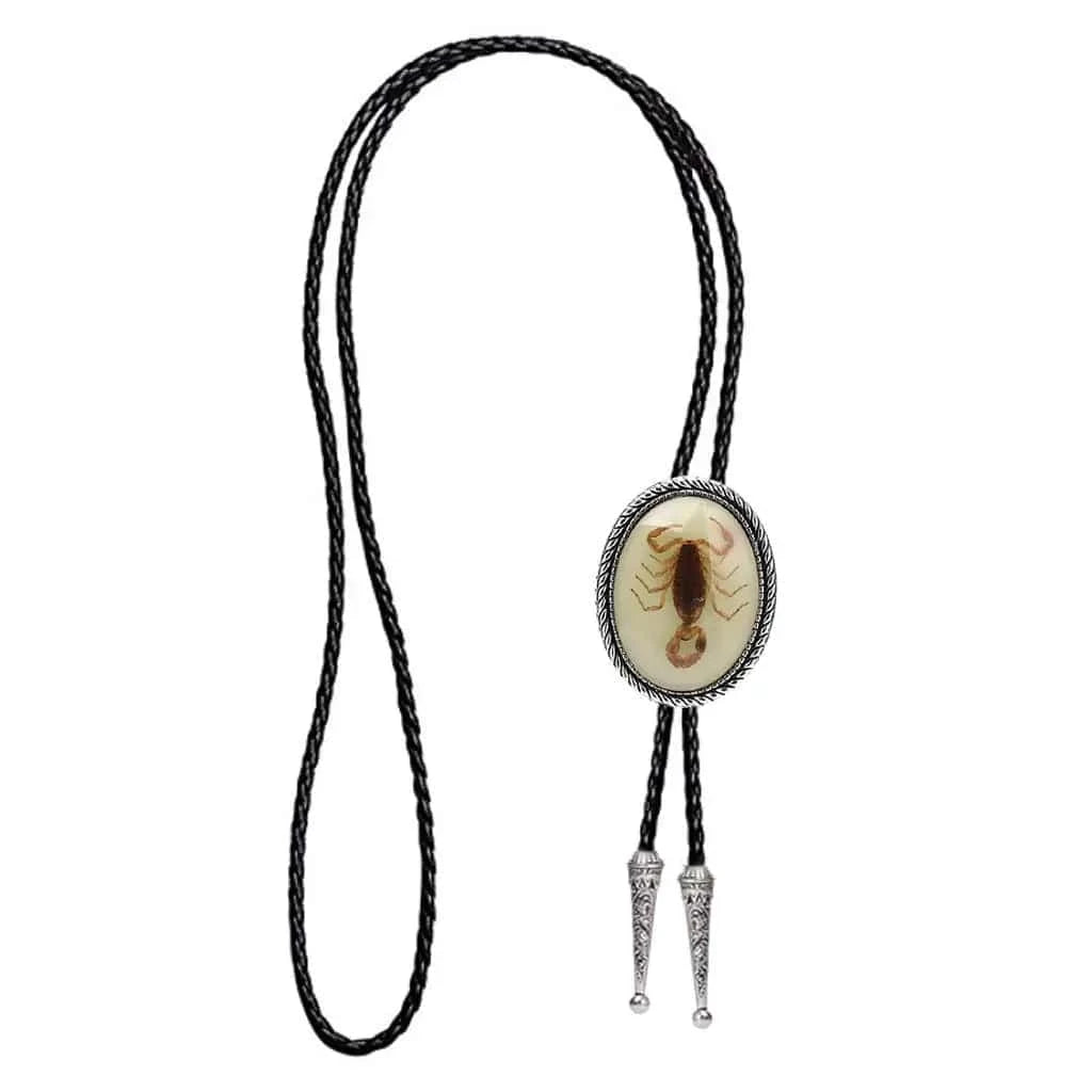 Bolo tie med skorpion och agat i oval design Beige