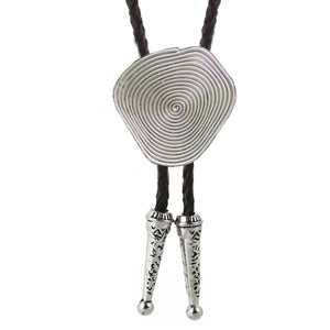 Bolo tie med spiralformad medaljong Silver