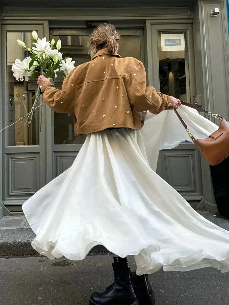 Brun mockajacka dam med nitar