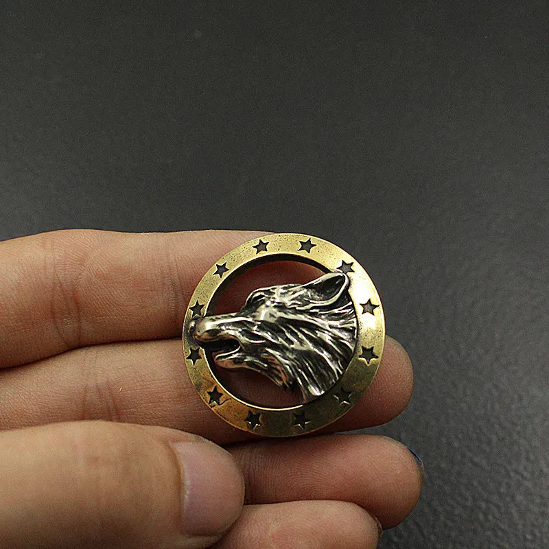 Concho rund mässing med varghuvud