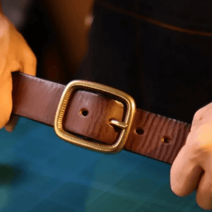 Cowboybälte i Äkta Läder med Vintage Mässingsspänne