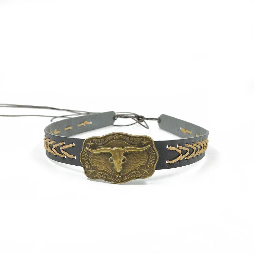 Cowboyhattband med metalliskt tjurhuvud