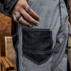 Hickoryrandiga jeans herr
