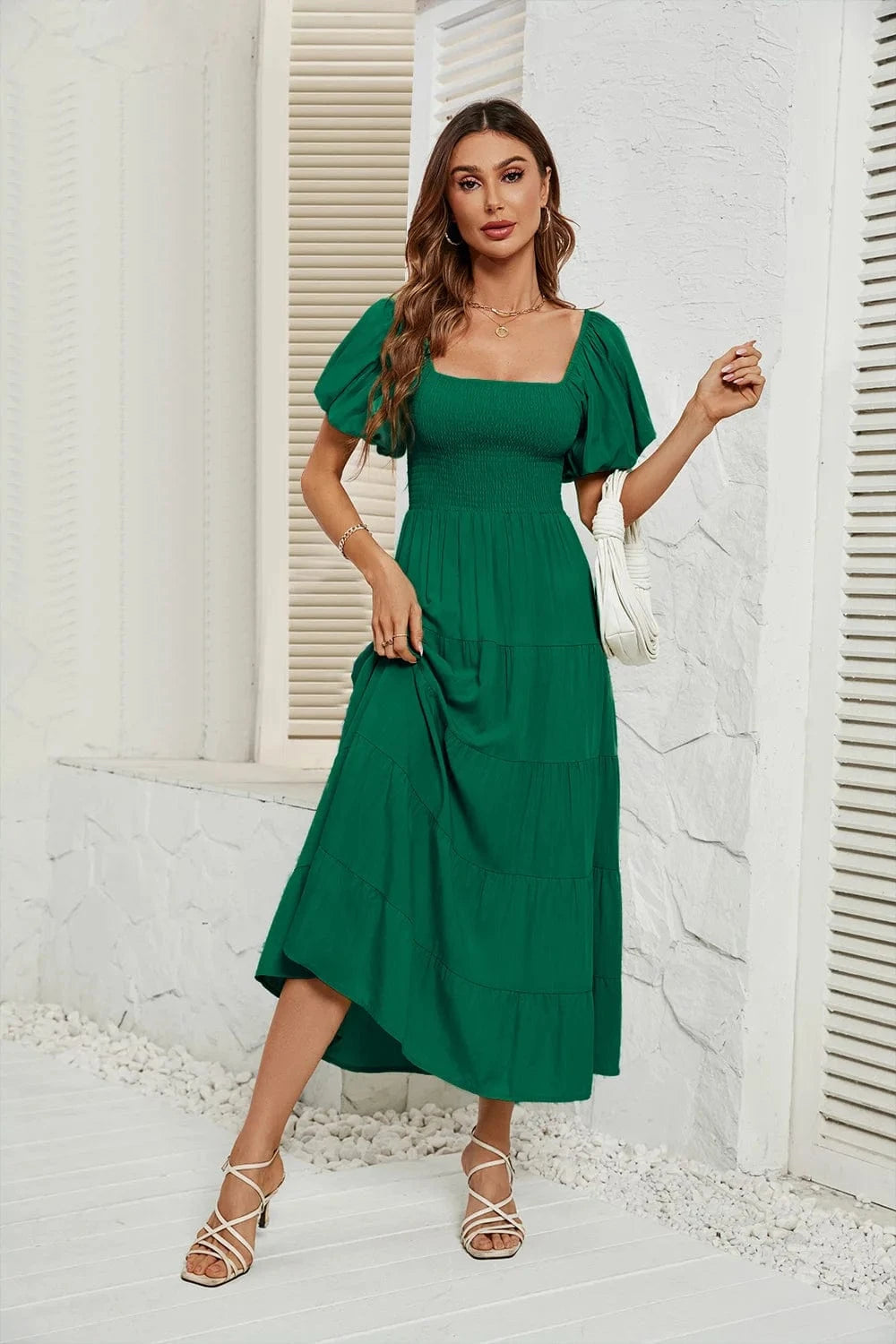 Klänning med smock i midjan