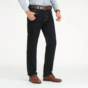 Klassiska raka jeans för män