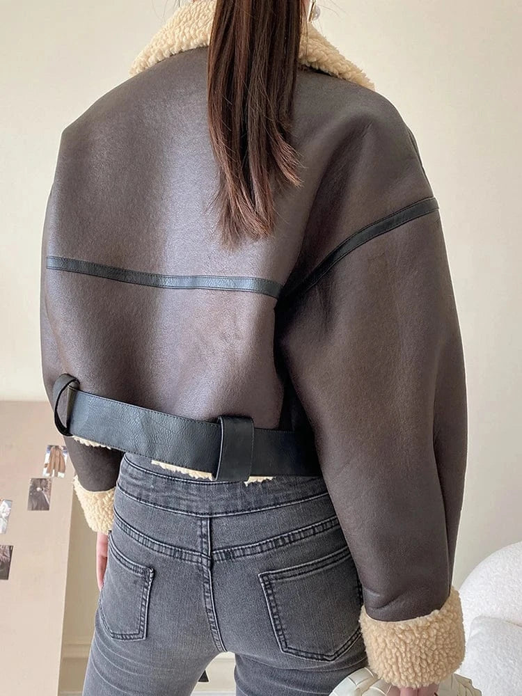 Kort shearlingjacka dam