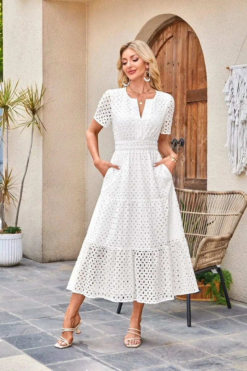 Lång bohemisk klänning med spets och broderi