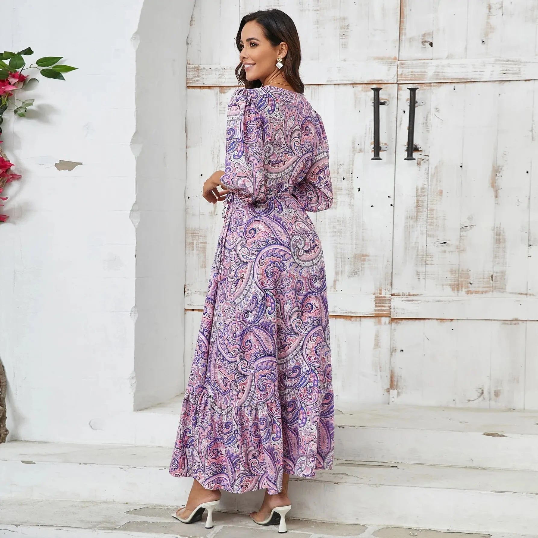 Lila blommig klänning