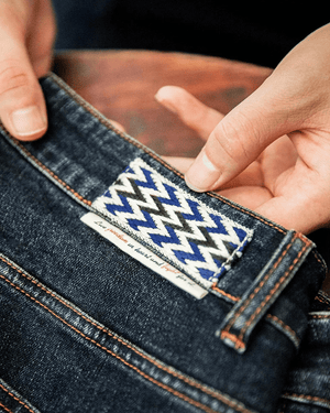 Mörkblå raka jeans i vintage-stil för herr