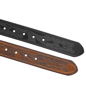 Präglat westernbälte i äkta läder med klassisk cowboykänsla