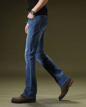 Utsvängda jeans för herr