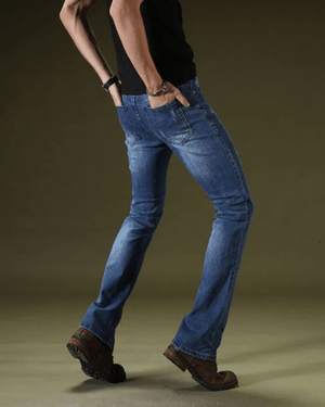 Utsvängda jeans för herr