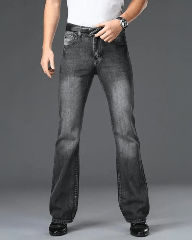 Utsvängda jeans herr