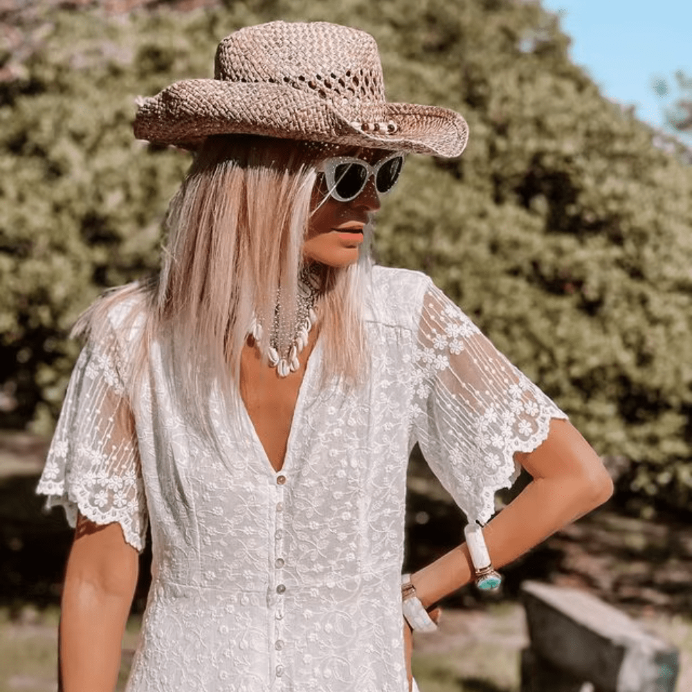 Vit klänning med spetsärmar