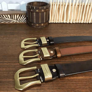 Westernbälte i äkta läder med vintage-kopparspänne
