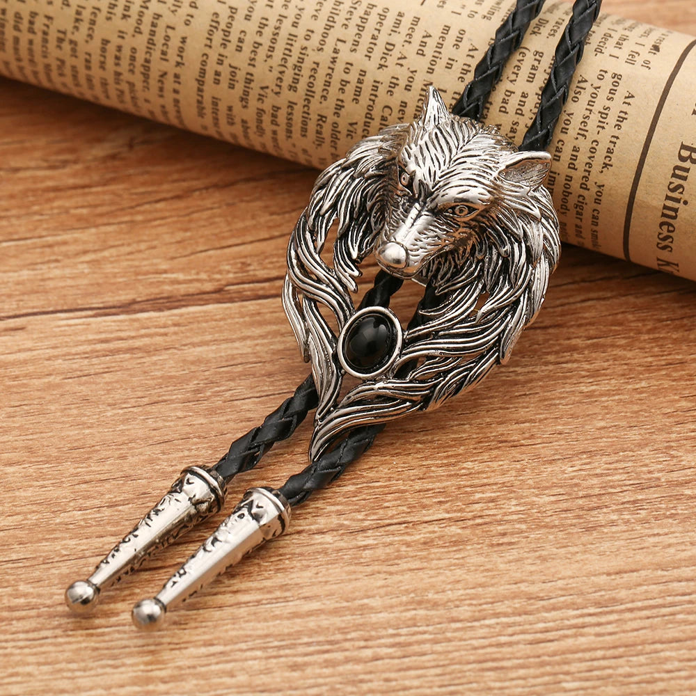 Bolo tie med silver varghuvud och svart agat