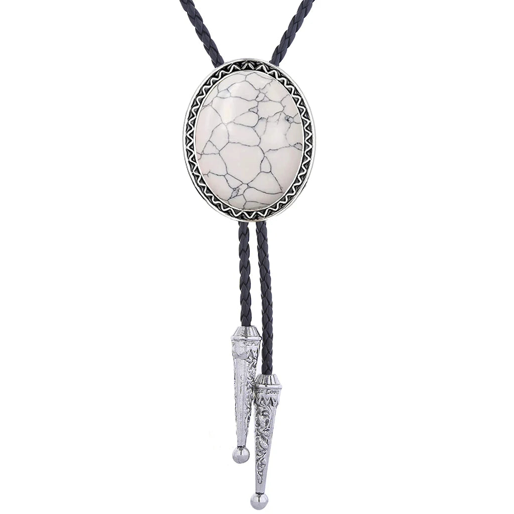 Bolo tie med vit marmormönstrad sten och flätat lädersnöre