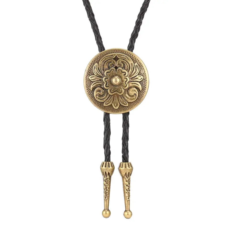 Bolo tie med rund medaljong och blomgravyr