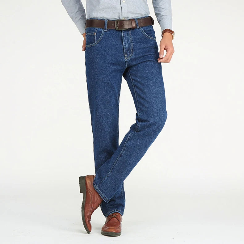Klassiska raka jeans för män