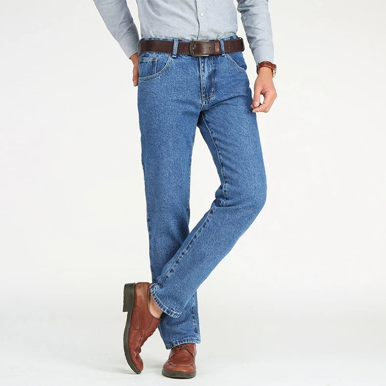 Klassiska raka jeans för män