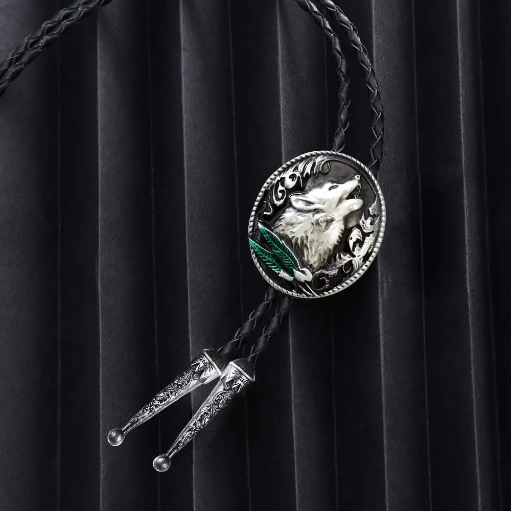 Bolo tie med ylande varg i zinklegering
