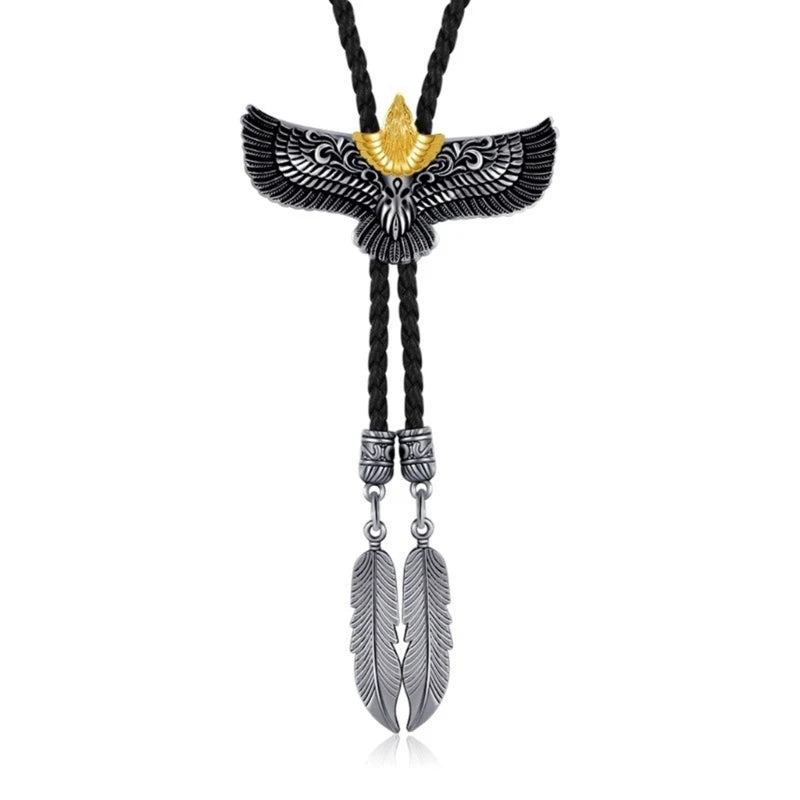 Bolo tie i svart läder med flygande örnhänge