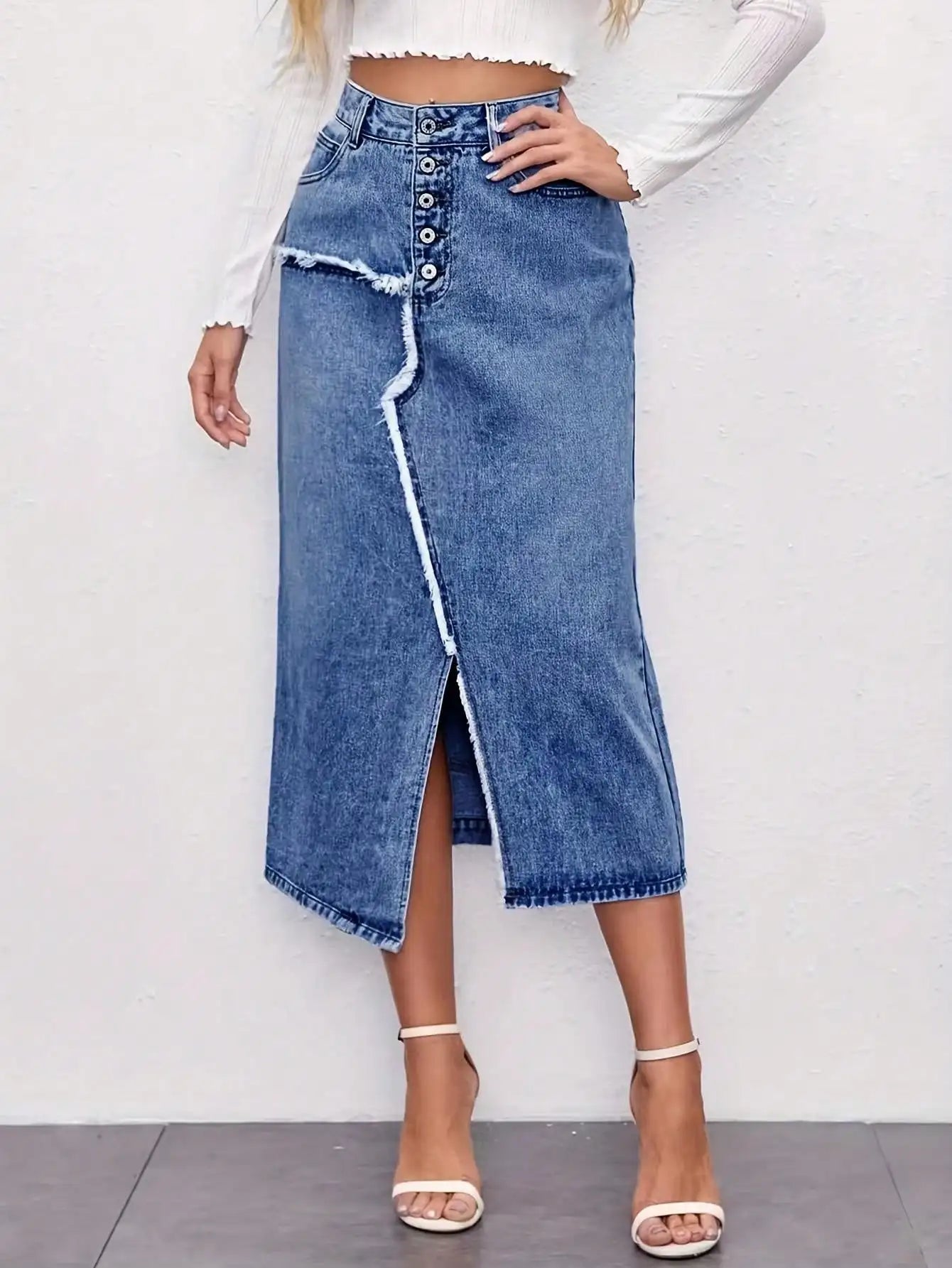 Asymmetrisk jeanskjol med slits