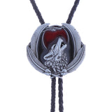 Bolo tie med vargmotiv i legering
