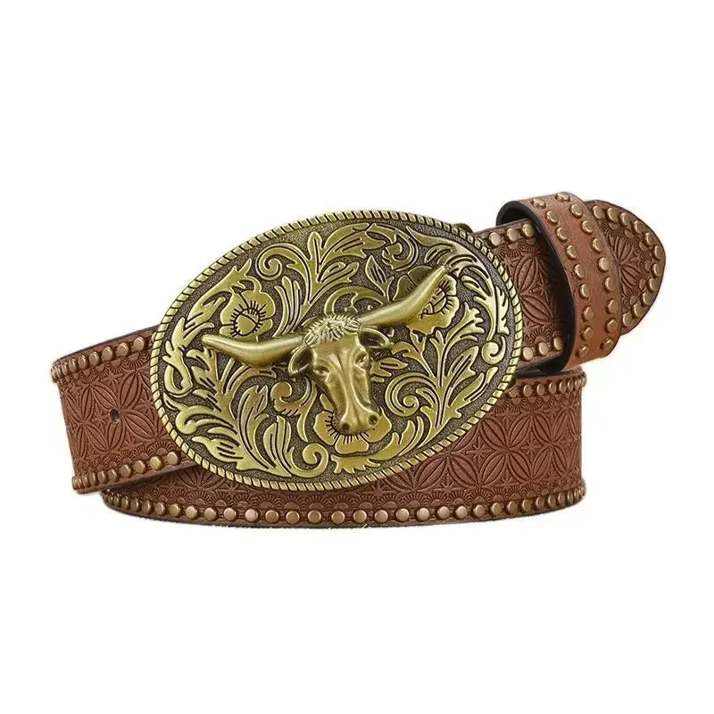 Cowboybälte med Präglad Nöthuvud-Spänne och Nitar