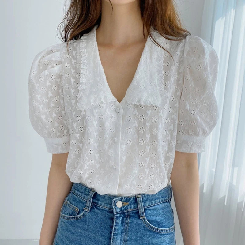 Blus med spetskrage