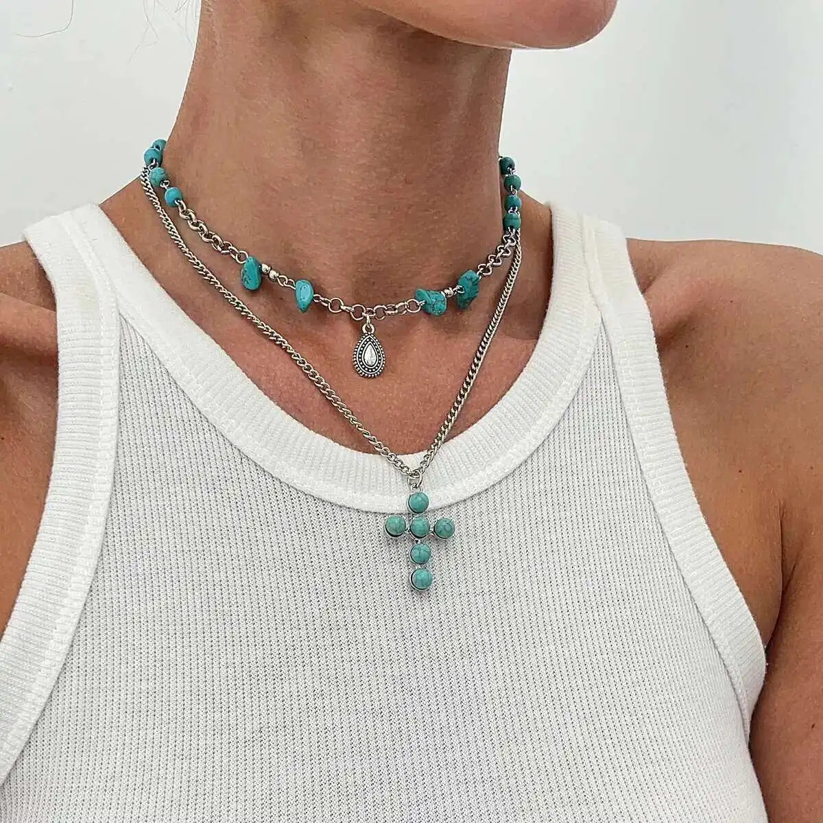 Flerradigt halsbandsset i western stil med turkoskors och choker
