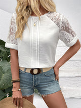 Vit romantisk blus med plisserade detaljer