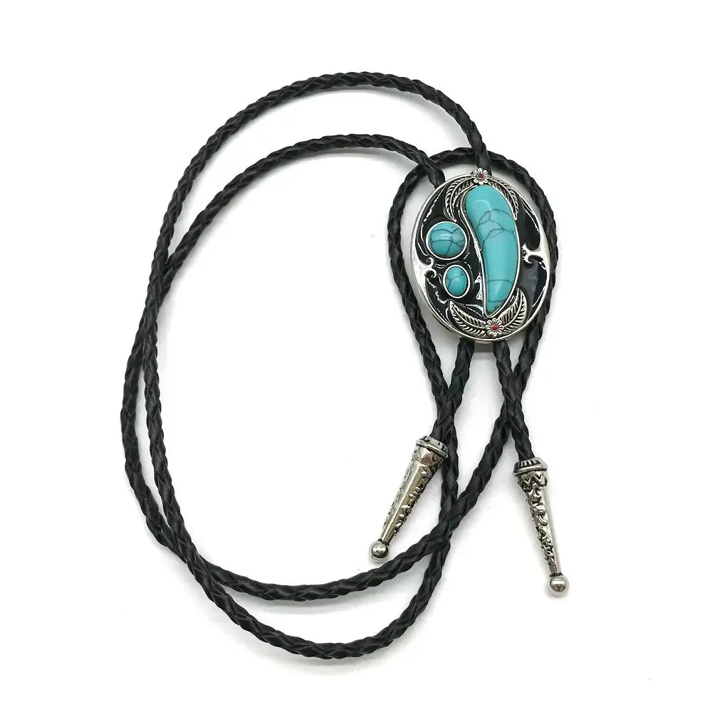 Bolo tie i svart läder med ovalt hänge och natursten