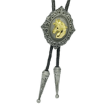 Bolo tie i antiksilver med djurmotiv och snidad ram