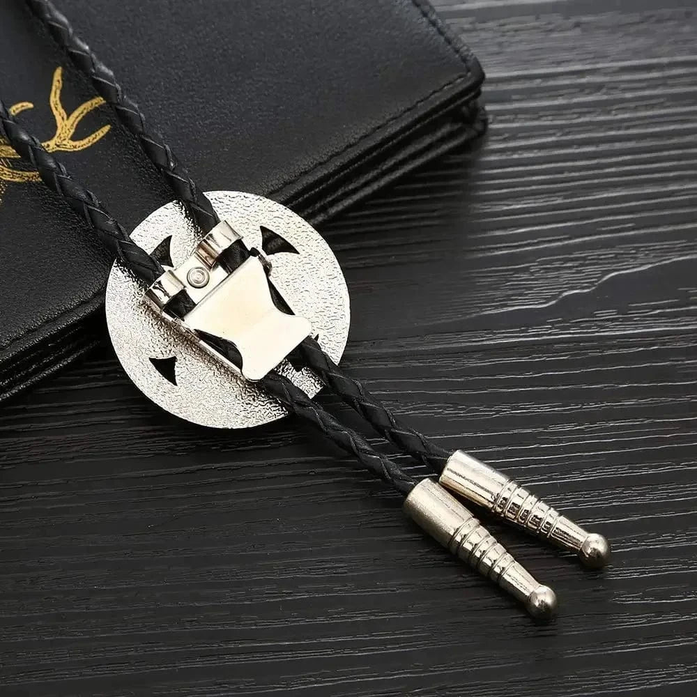 Bolo tie i  läder med grön fyrklöver