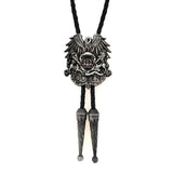 Bolo tie i läder med örnmotiv och metallkrona