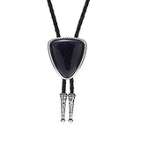 Bolo tie i läder med trekantig sten och elegant design