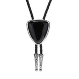Bolo tie i läder med trekantig sten och elegant design