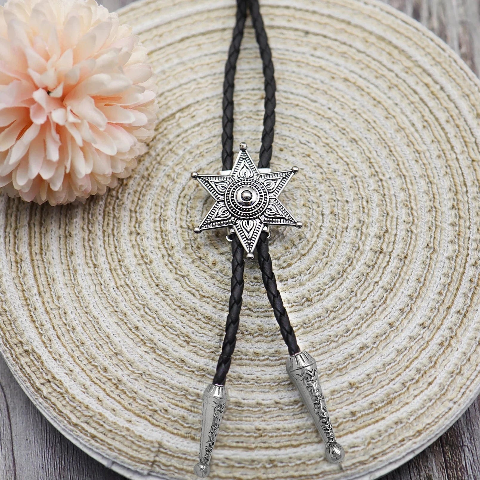 Bolo tie i silver med stjärnhänge
