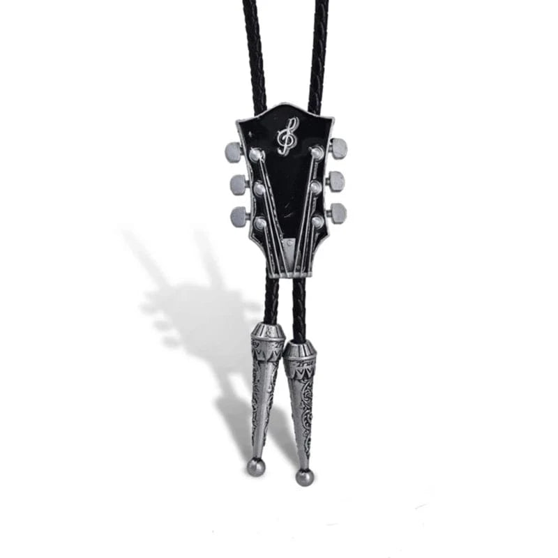Bolo tie med gitarrhuvud i metall och läderrem