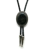Bolo tie med glasdetalj och ovalt vintagehänge