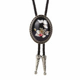 Bolo tie med glasdetalj och ovalt vintagehänge