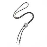 Bolo tie med kors i retro metall