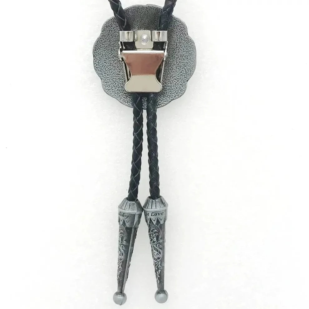 Bolo tie med retroinspirerat keltiskt mönster