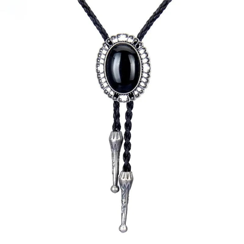 Bolo tie med svart oval sten och silverdetaljer