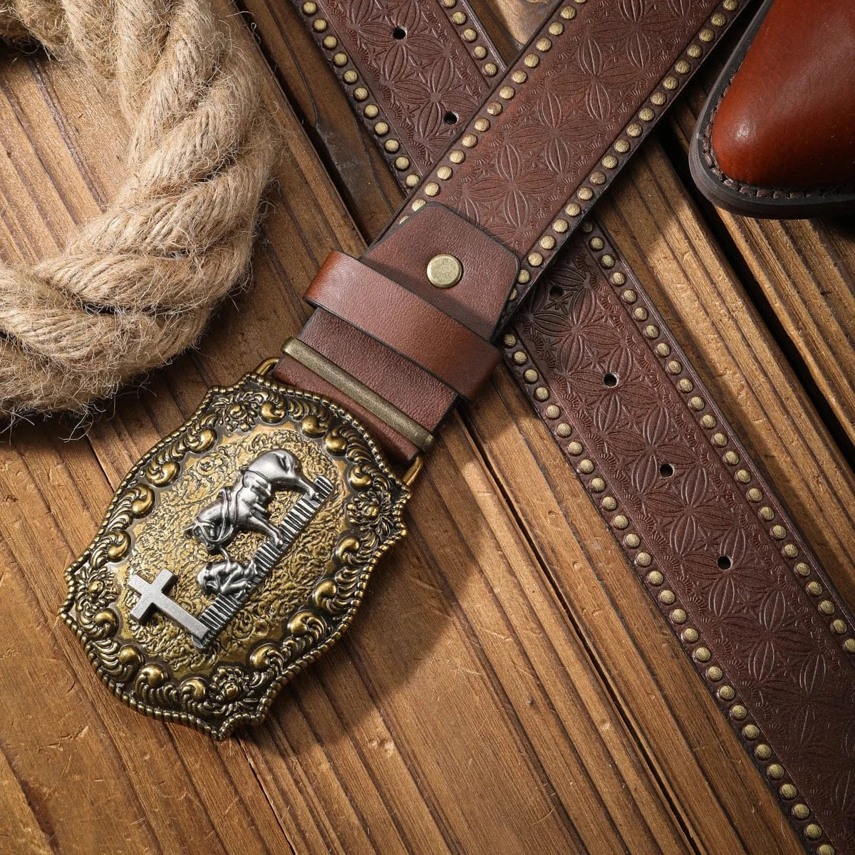 Brunt cowboyläderbälte